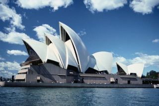 澳大利亚旅游业在疫情冲击下苦苦挣扎