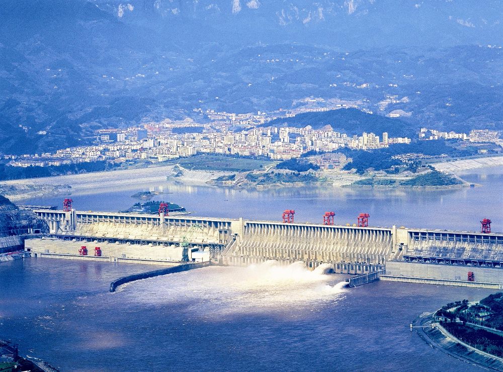  “与爱同行 惠游湖北” 三峡大坝“展大国重器 扬爱国情怀“