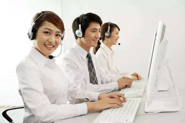 酒店总机服务人员